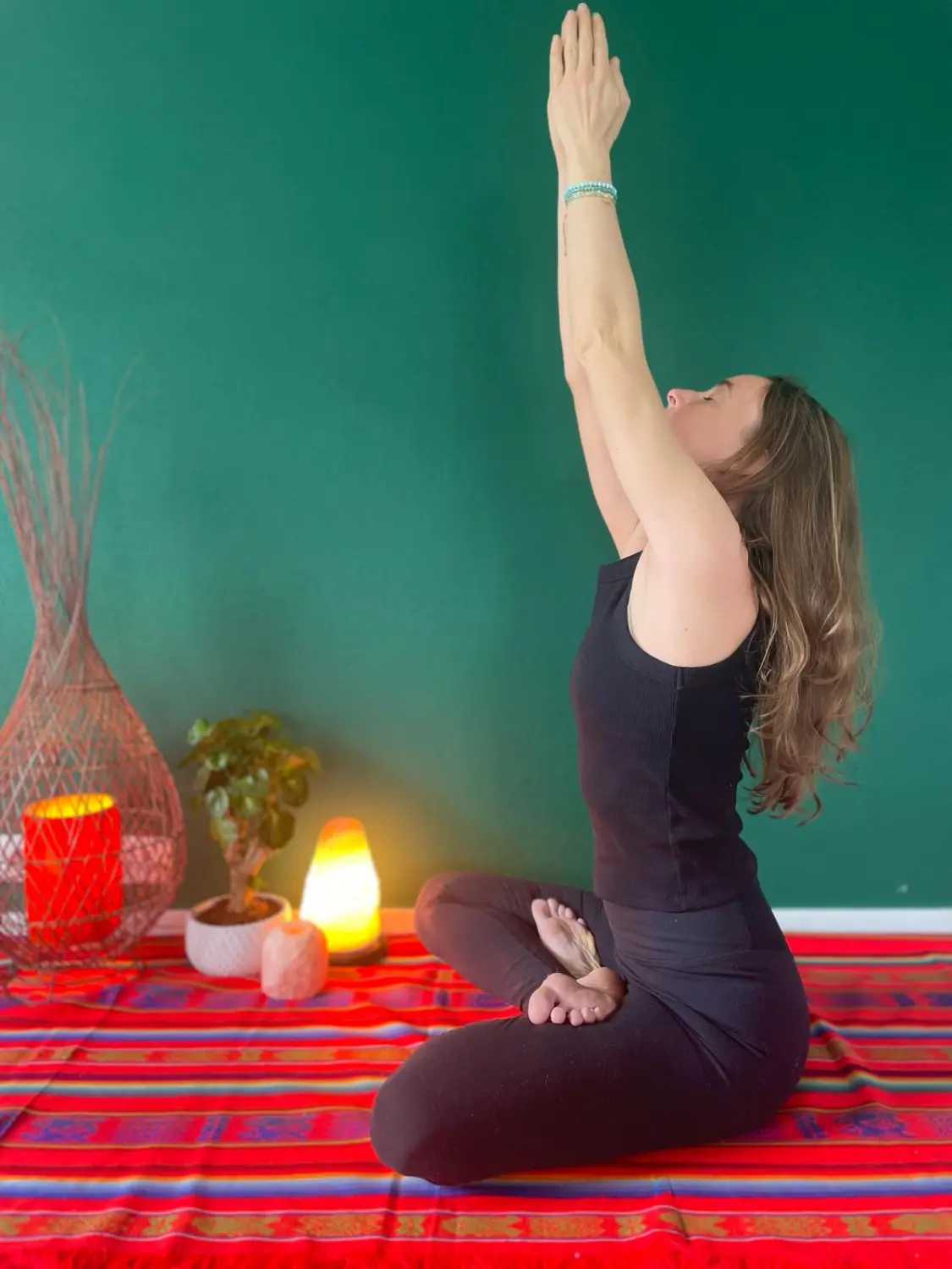 Frauen machen Yoga im Campo SamaYunka